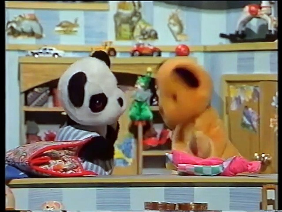 Sooty & Co - Extinguishers (Monday 6th November 1995)