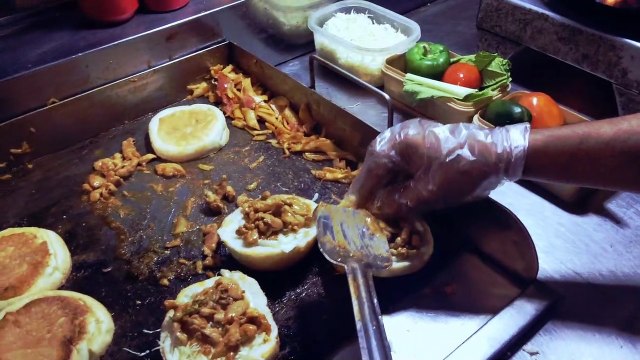 Awesome Chicken Burger - Street Food