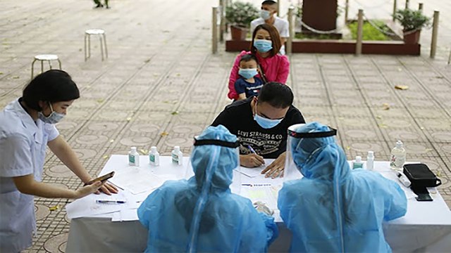 Hà Nội triển khai xét nghiệm RT-PCR cho người trở về từ Đà Nẵng