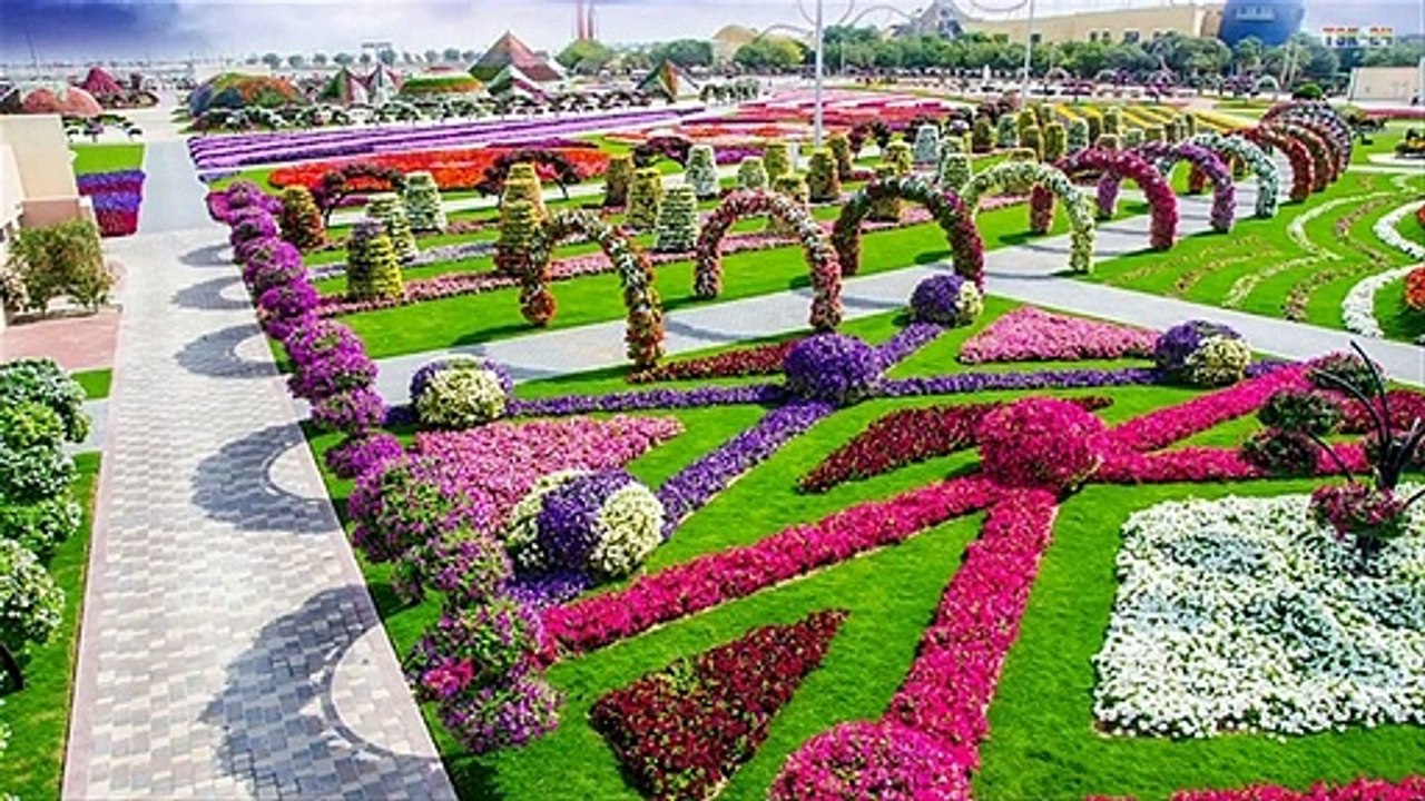 70 Amazingly Beautiful Gardens Around The World
