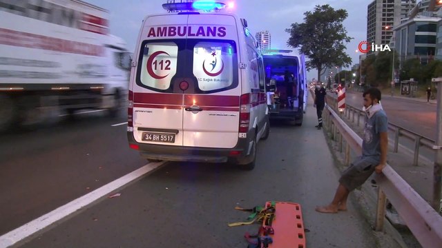 Kartal’da otomobil üst geçidin ayaklarına çarptı: 3 yaralı
