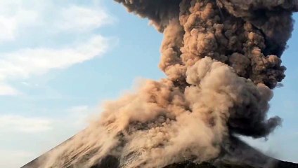 Krakatoa volcano explodes- spectacular huge eruption two months before 2018 tsunami