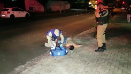 Jovem é socorrido após briga na Rua Paraná