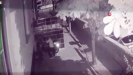 Elektrikli motosikletin çalınma anı kamerada