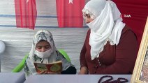 Evlat nöbetindeki anne hafız oğlunun yolunu gözlerken, bir yandan da küçük kızına hafız olması için Kuran-ı Kerim öğretiyor