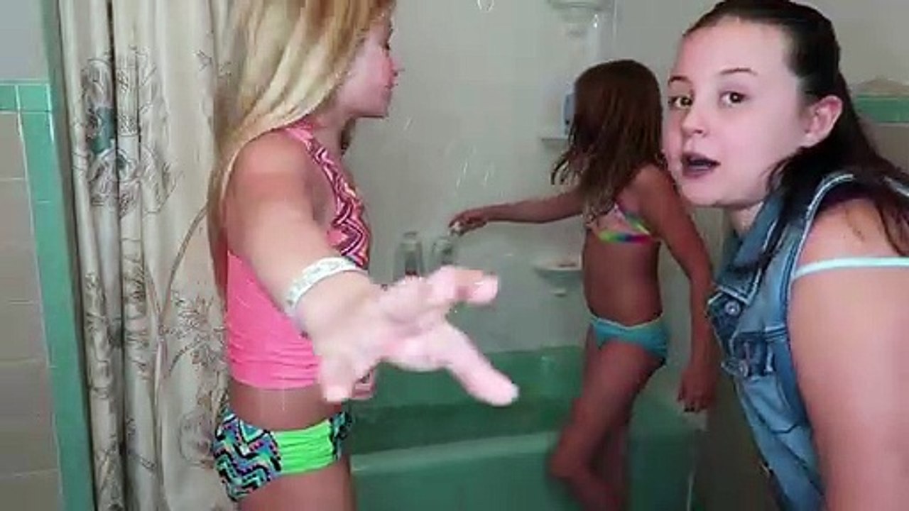 Sophia Isabella na Banheira