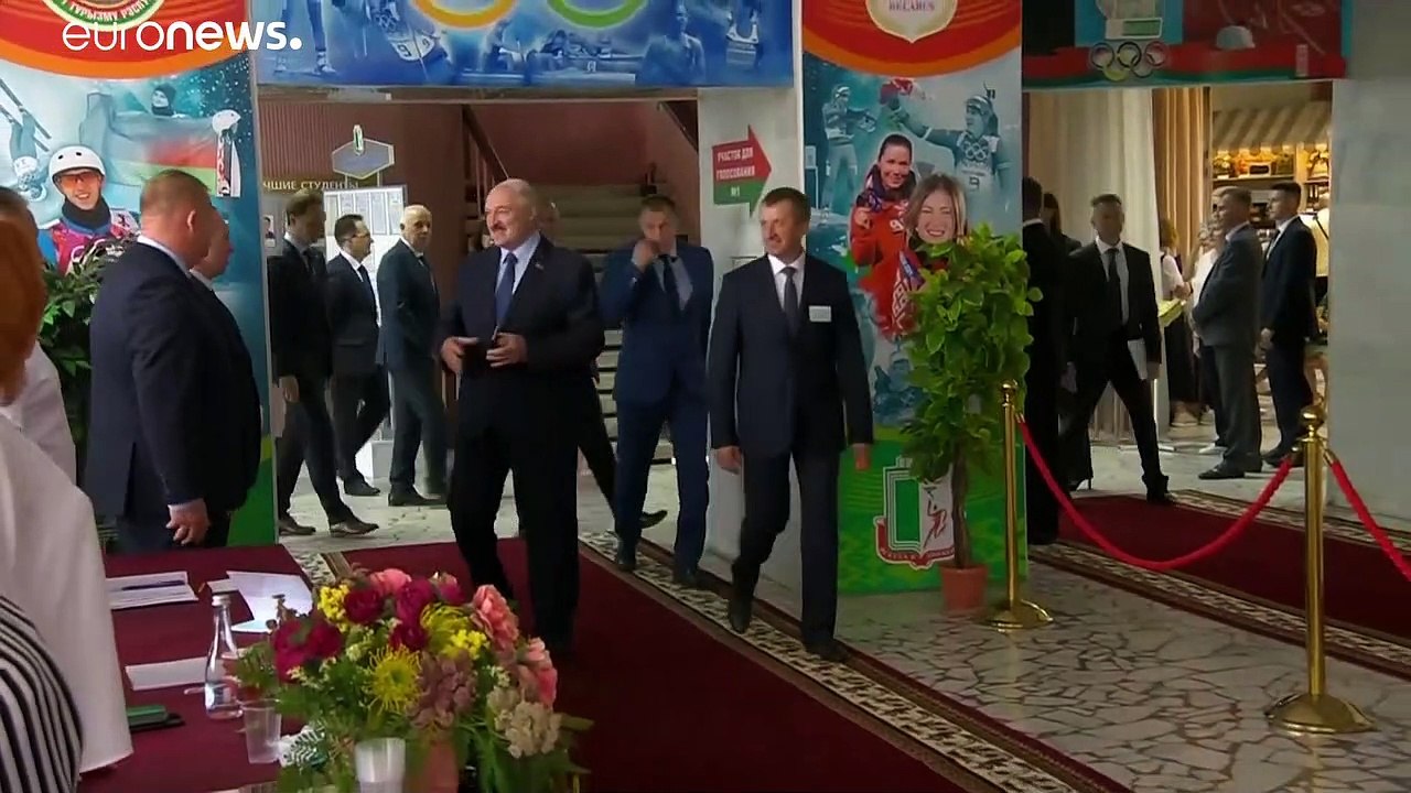 Belarus election: Protesters clash with police...