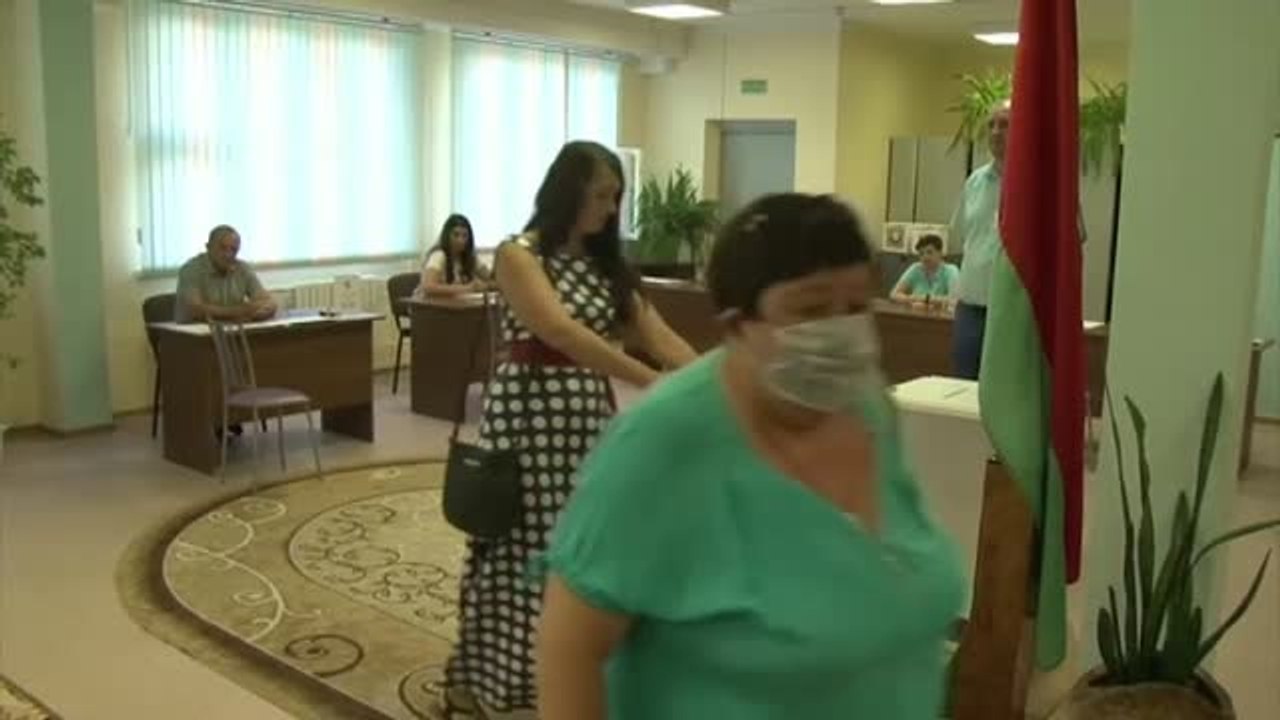 Bielorrusia celebra las elecciones presidenciales más tensas e inprevisibles en décadas
