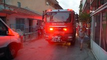 İzmir'de otluk alanda başlayan yangın eve sıçradı