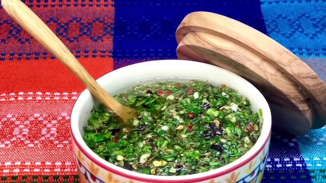 CHIMICHURRI ARGENTINO - Receta para hacer chimichurri argentino ARGENTINE CHIMICHURRI - Recipe to make Argentine chimichurri