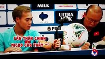 Những khoảnh khắc hài hước của Văn Toàn trong lần đầu đi họp báo với thầy Park  | VFF Channel