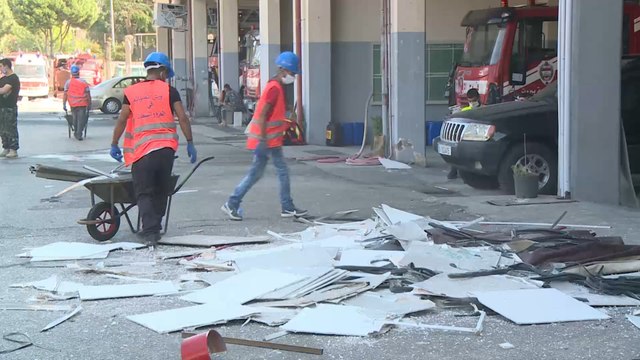 فرق الإطفاء في لبنان.. ذهبوا لإخماد الحريق فتركوا لهيبا بقلوب عائلاتهم