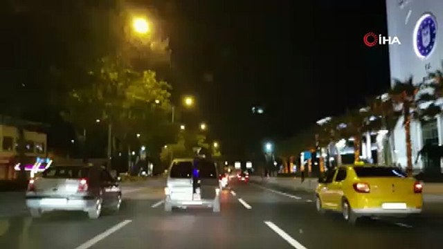 Görüntüler Bursa\'dan! Trafikte tehlike saçan düğün konvoyu