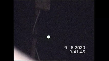 Enorme Luz branca com pequenos flashs   2020-08-09