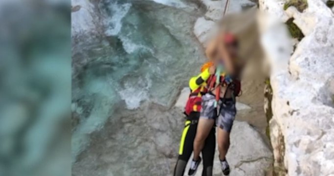 Vito d'Asio (PN) - Scivola nella gola del torrente, salvatao 19enne (10.08.20)