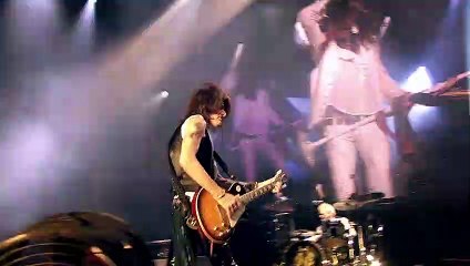 Download Video: Toys In The Attic - Aerosmith (live)