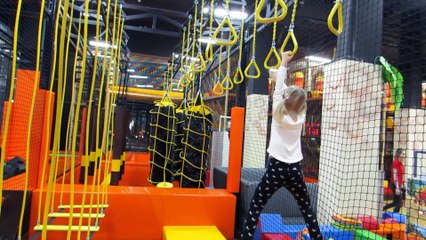 Sophia Isabella Indoor Playground Fun Fairytale Labyrinth Playroom for Kids Family Fun Park with Ball Pit Fun
