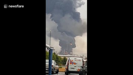 Lighting strikes oil refinery causing large fire in Spain