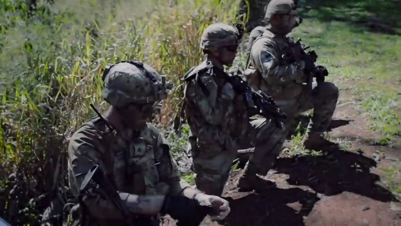 Military training video।। US Army lnfantrymen Conduct Squad Room-Clearing Exercise