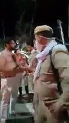 बुलंदशहर में शराब के नशे में सपा नेता ने बीच सड़क पर मचाया तांडव