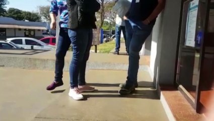 Familiares João Carlos dos Santos de Lima chegam ao IML para fazer liberação do corpo