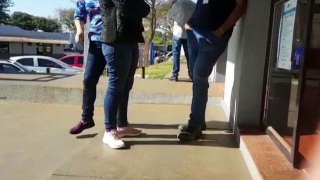 Familiares João Carlos dos Santos de Lima chegam ao IML para fazer liberação do corpo
