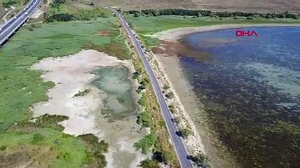 Büyükçekmece gölünde su seviyesi düştü; son durum havadan görüntülendi