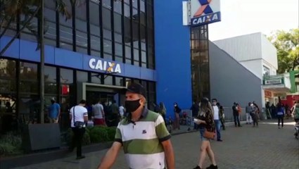 Semana começa com movimento intenso na Caixa Econômica