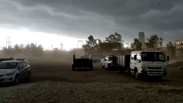 Thunderstorms blast Omaha with high winds