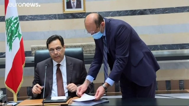 Libano: si è dimesso l'intero governo. Ma ai manifestanti non basta