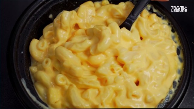 American Airlines Lounges Are Serving Hot Meals Again — Here's How They'll Be Different