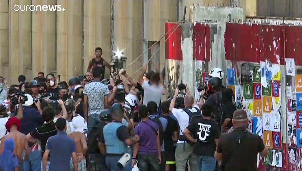 Governo libanês demite-se