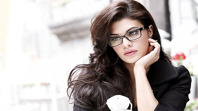 Jacqueline Fernandez Birthday: फिल्मों में आने से पहले ये काम करती थीं Jacqueline | FilmiBeat