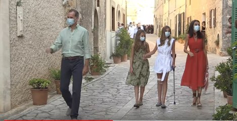 La Infanta Sofía reaparece en Petra con muleta y cinco puntos de sutura