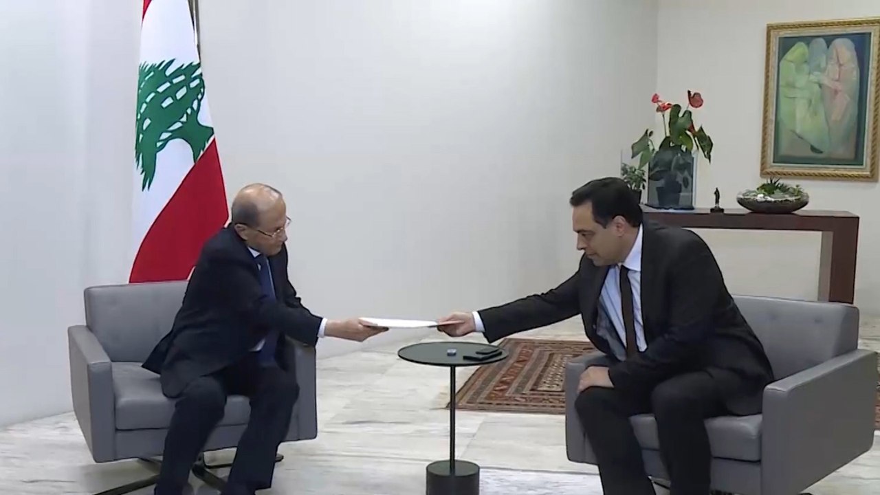 بعد استقالة حكومة دياب إثر الانفجار.. اللبنانيون يتطلعون لحكومة تلبي طموحاتهم