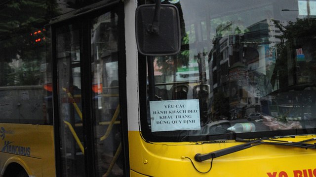 Xe buýt vắng tanh vẫn quyết không nhận khách vì sao? | VTC