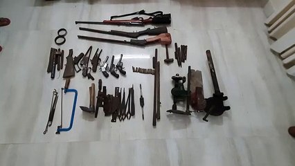 शाहजहांपुर पुलिस को मिली बड़ी सफलता, अवैध असलहों  के जखीरे के साथ 2 युवक गिरफ्तार