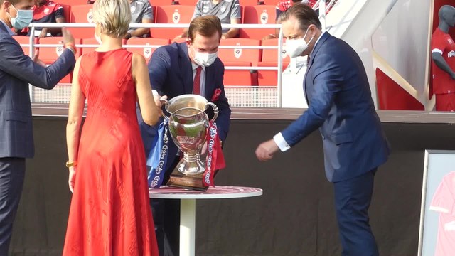 L'Antwerp célèbre sa victoire en Coupe de Belgique dans son stade du Bosuil