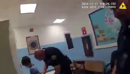 ABD polisinden 8 yaşındaki engelli çocuğa ters kelepçe
