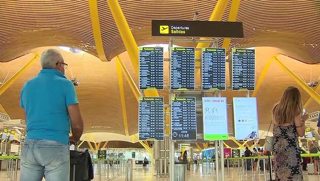 Los usuarios de avión caen un 91% en junio y los del AVE un 86,1%