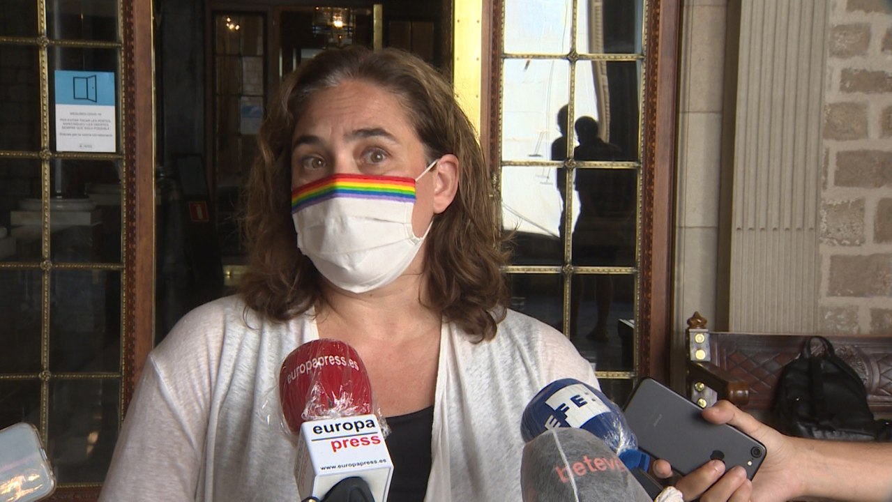 Colau pide a Sánchez que revise el decreto sobre los remanentes