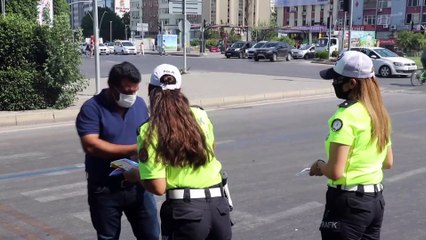 Adana'da yaya ve sürücülere yönelik trafik kontrolü yapıldı