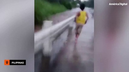 Héroes salvan a dos niñas de la corriente de un río en Filipinas