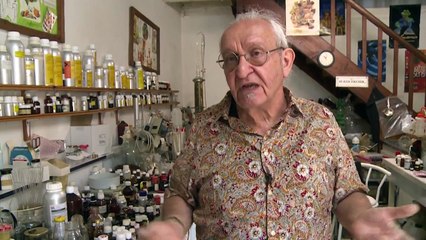 Un homme crée un parfum "à l'odeur de lune"