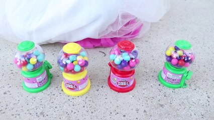 Smart Girl Wants a Giant Gumball Machine! Learns Colors - Funny Toys Video