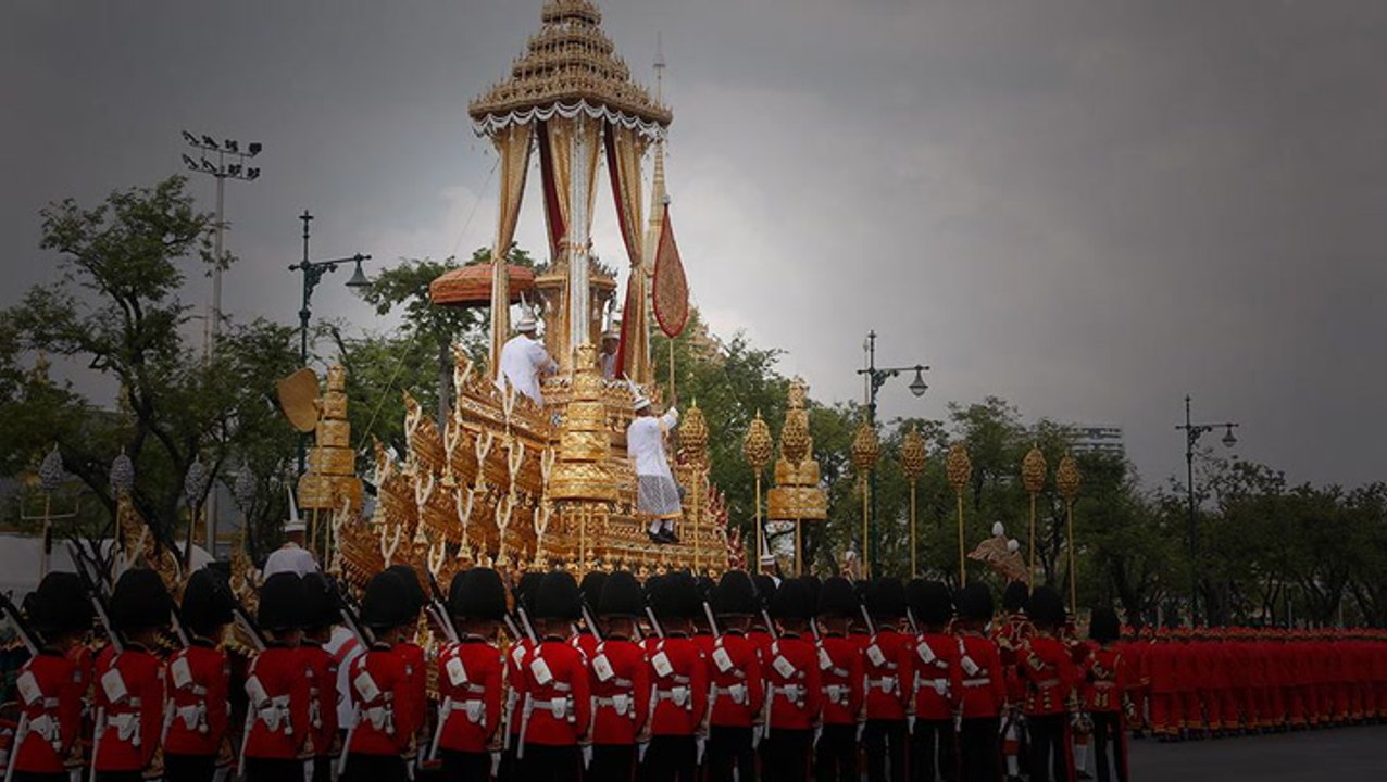 Time lapse of royal procession for King Bhumibol Adulyadej