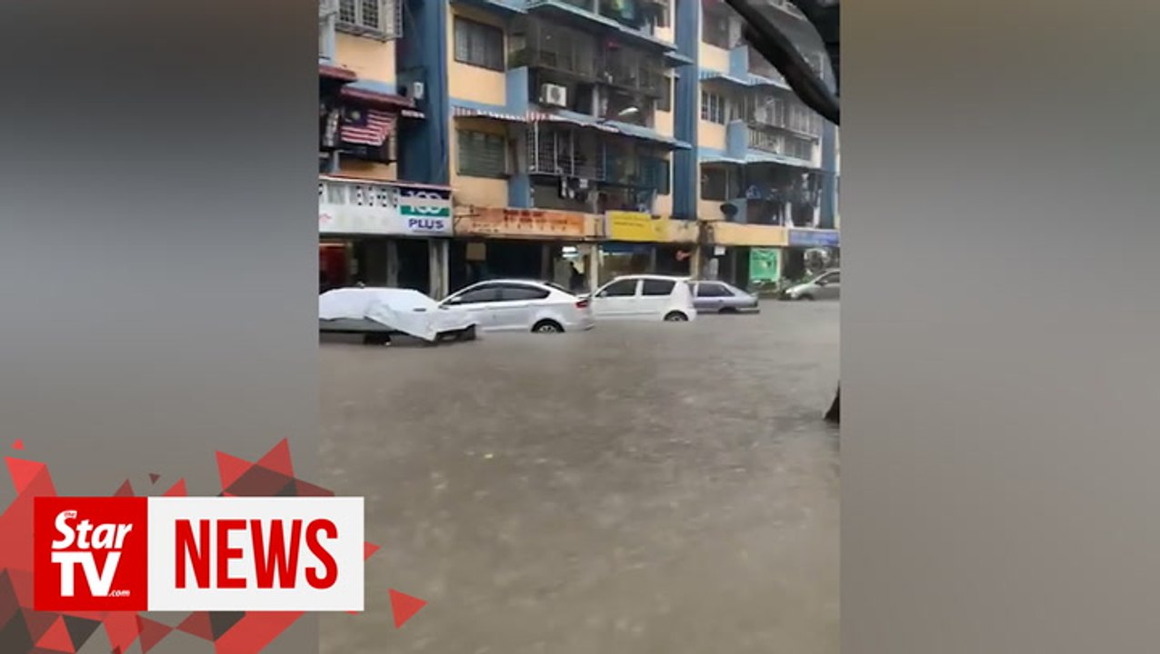 Flash floods hit Ampang