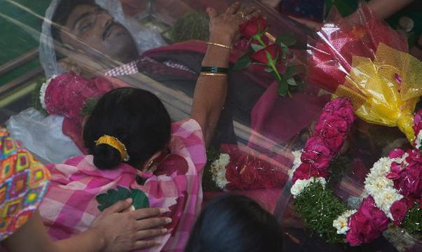 Kansas shooting victim cremated; FBI launches hate crime probe