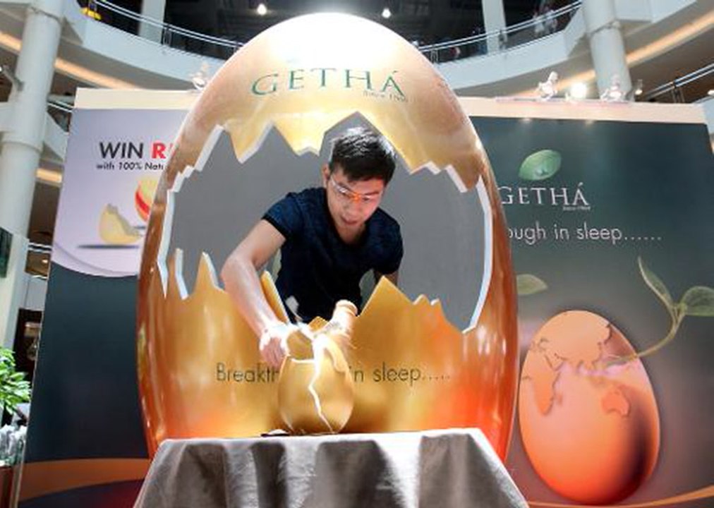 Getha holds egg-citing roadshow