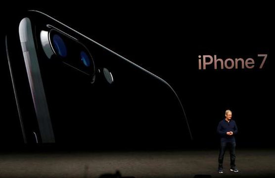 Apple unveils iPhone 7